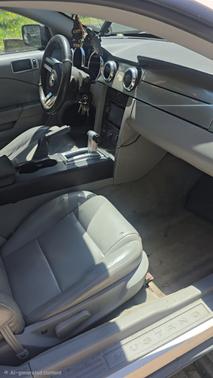 White 2005 Ford Mustang Deluxe