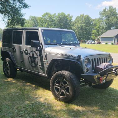 Gray 2015 Jeep Wrangler Unlimited Rubicon