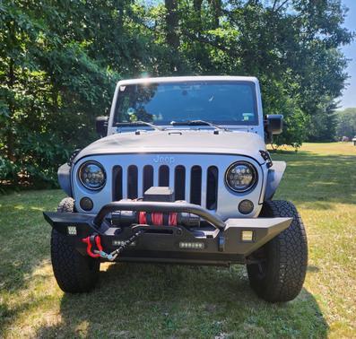 Gray 2015 Jeep Wrangler Unlimited Rubicon