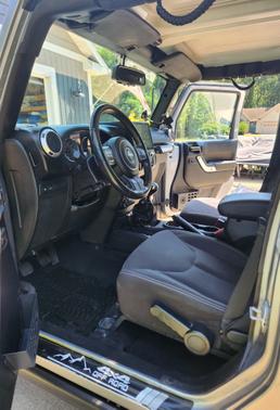 Gray 2015 Jeep Wrangler Unlimited Rubicon