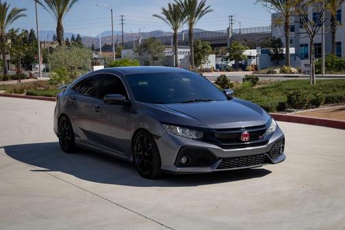 Gray 2019 Honda Civic Si Base w/Summer Tires