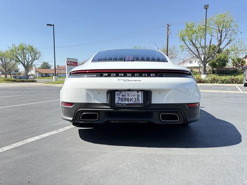 2025 Porsche 911 Carrera