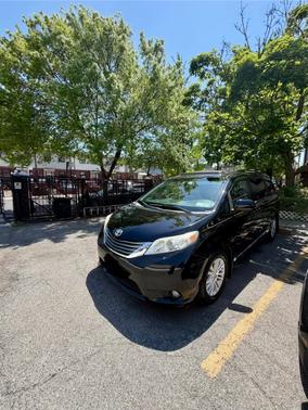 Black 2013 Toyota Sienna XLE