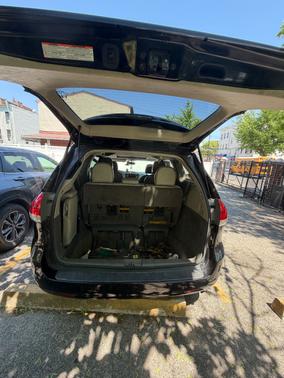 Black 2013 Toyota Sienna XLE