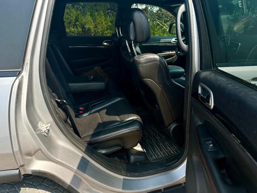 Silver 2018 Jeep Grand Cherokee Trailhawk