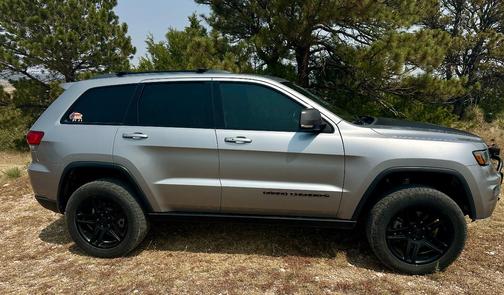 Silver 2018 Jeep Grand Cherokee Trailhawk