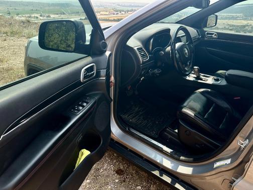 Silver 2018 Jeep Grand Cherokee Trailhawk