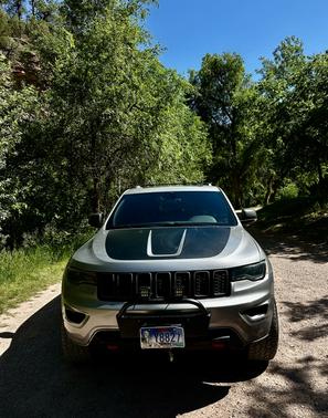 Silver 2018 Jeep Grand Cherokee Trailhawk