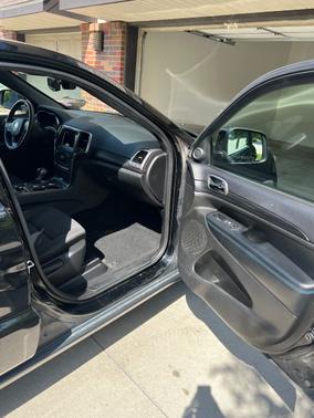 Black 2019 Jeep Grand Cherokee Upland