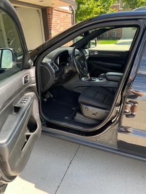 Black 2019 Jeep Grand Cherokee Upland