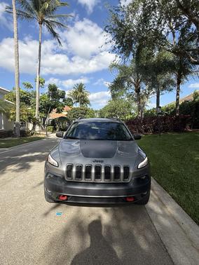 Gray 2016 Jeep Cherokee Trailhawk