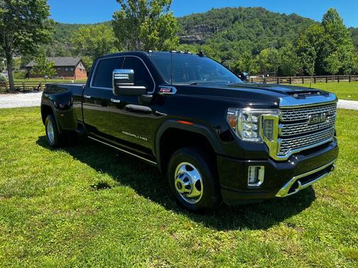 Black 2022 GMC Sierra 3500 Denali
