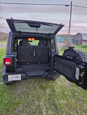 Black 2019 Jeep Wrangler Sport