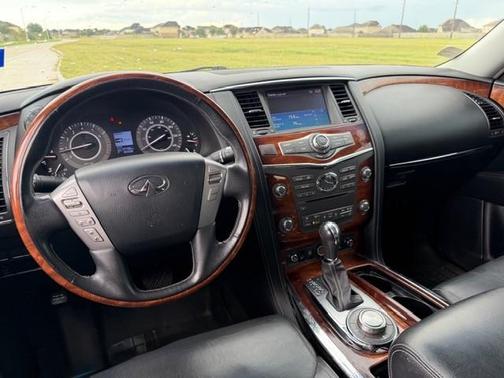 White 2017 INFINITI QX80 Base