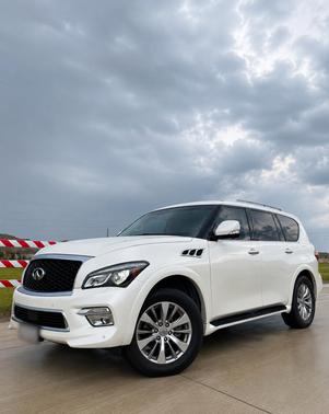 White 2017 INFINITI QX80 Base