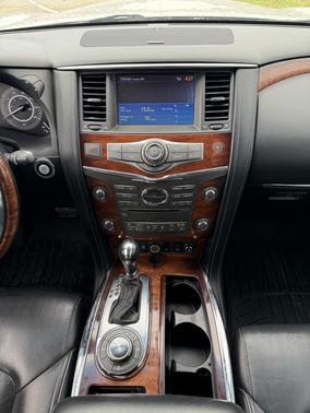 White 2017 INFINITI QX80 Base