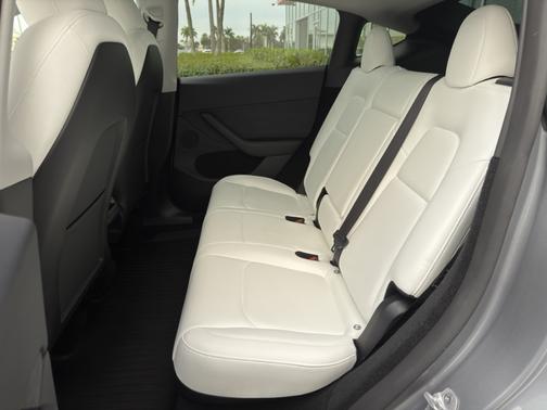 2024 Tesla Model Y Performance