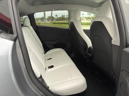 2024 Tesla Model Y Performance