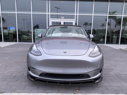 2024 Tesla Model Y Performance