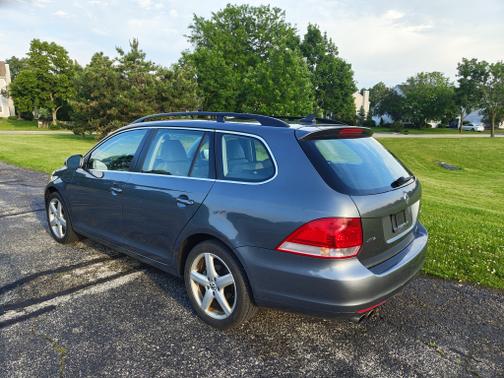 2009 Volkswagen Jetta 2.0 SEL SportWagen