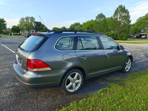 2009 Volkswagen Jetta 2.0 SEL SportWagen
