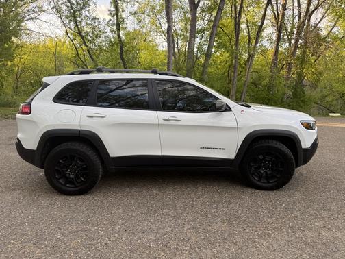 White 2020 Jeep Cherokee Trailhawk