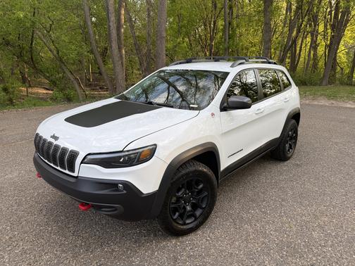 White 2020 Jeep Cherokee Trailhawk