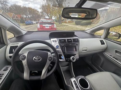 2012 Toyota Prius v Two