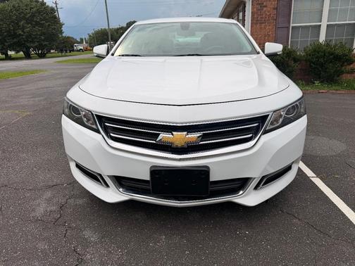 White 2018 Chevrolet Impala 1LT