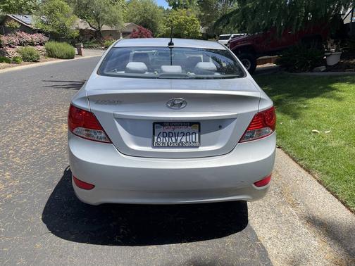 2012 Hyundai Accent GLS