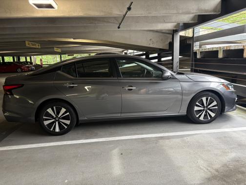 2021 Nissan Altima 2.5 SV