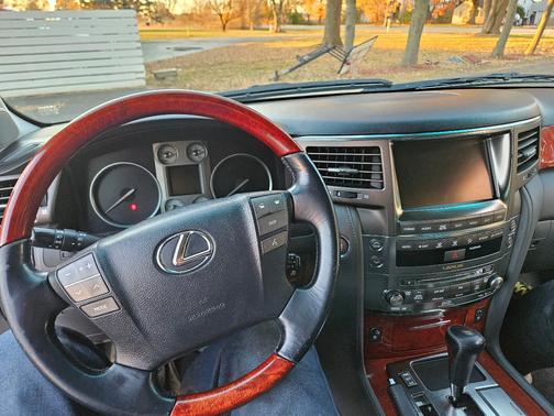 2009 Lexus LX 570 Base