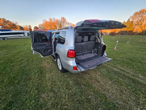 2009 Lexus LX 570 Base