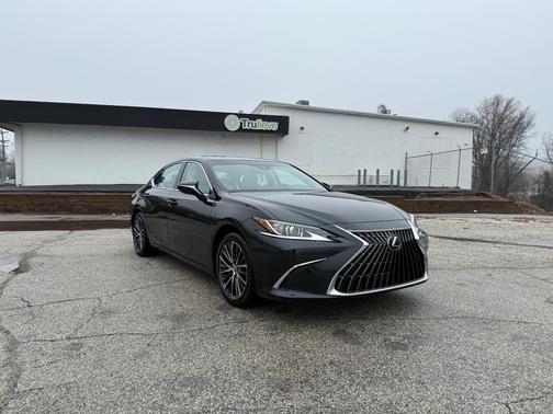 Black 2022 Lexus ES 350 Base