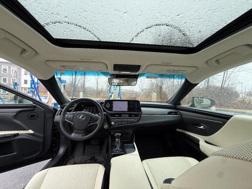 Black 2022 Lexus ES 350 Base