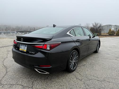 Black 2022 Lexus ES 350 Base