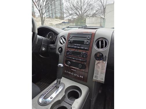 2006 Lincoln Mark LT Base