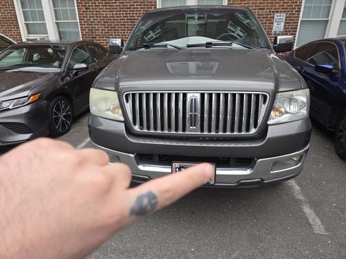 2006 Lincoln Mark LT Base