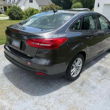 Gray 2018 Ford Focus SE