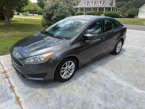 Gray 2018 Ford Focus SE