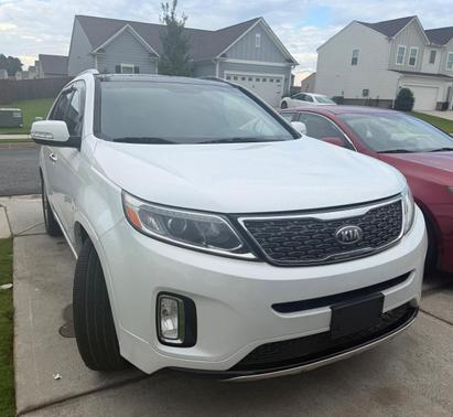 White 2015 Kia Sorento Limited