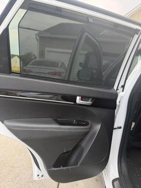 White 2015 Kia Sorento Limited