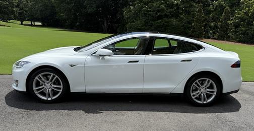 2015 Tesla Model S 85D
