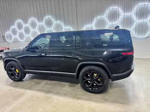 Black 2024 Rivian R1S Adventure Quad-Motor Large Package