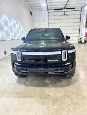 Black 2024 Rivian R1S Adventure Quad-Motor Large Package