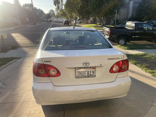 2005 Toyota Corolla LE