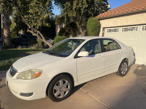 2005 Toyota Corolla LE
