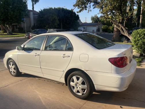 2005 Toyota Corolla LE