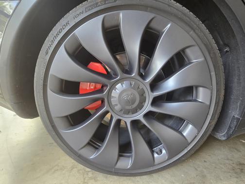 2024 Tesla Model Y Performance