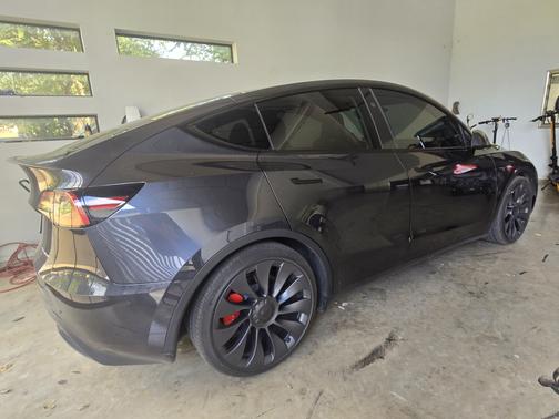 2024 Tesla Model Y Performance